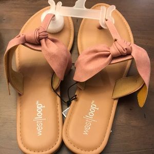 Light pink/ Mauve sandals